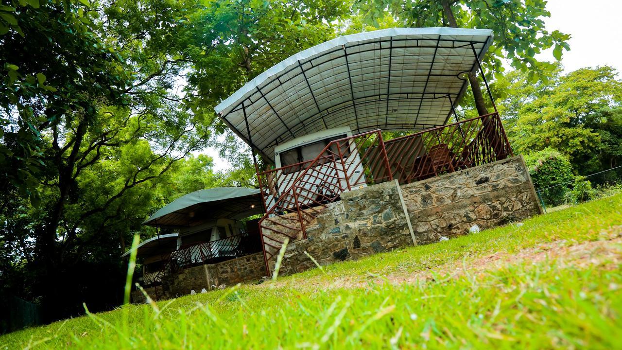 Malwathu Oya Caravan Park Bed and Breakfast Anuradhapura Eksteriør billede
