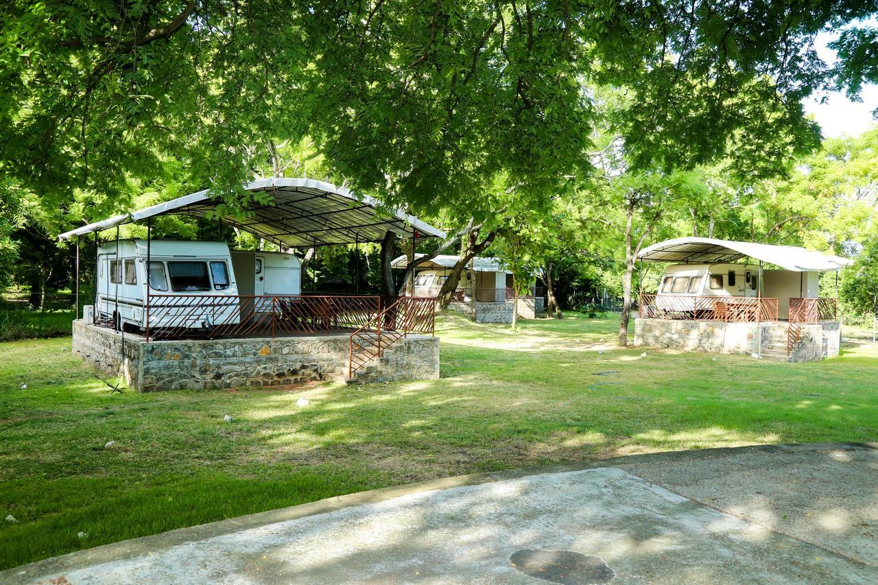Malwathu Oya Caravan Park Bed and Breakfast Anuradhapura Eksteriør billede