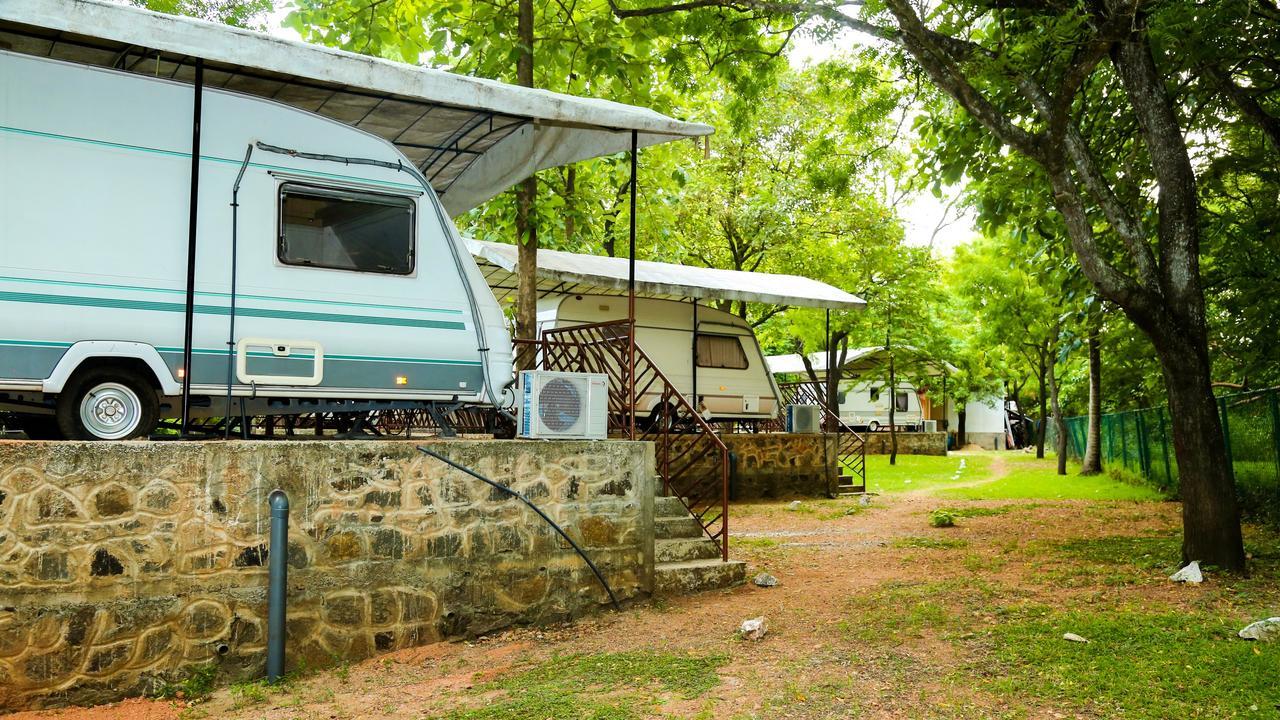 Malwathu Oya Caravan Park Bed and Breakfast Anuradhapura Eksteriør billede
