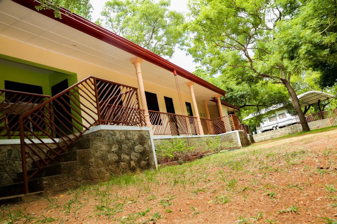 Malwathu Oya Caravan Park Bed and Breakfast Anuradhapura Eksteriør billede
