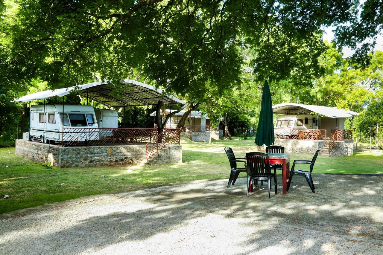 Malwathu Oya Caravan Park Bed and Breakfast Anuradhapura Eksteriør billede